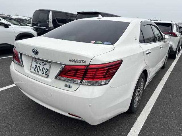 Toyota Crown Majesta 2014