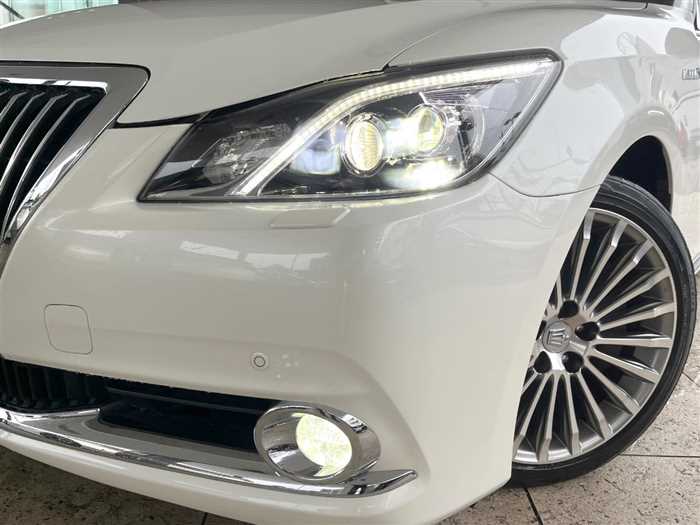 Toyota Crown Majesta 2015
