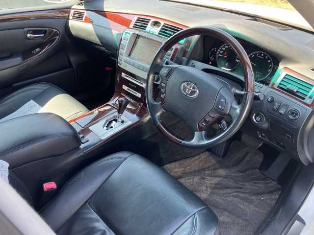 Toyota Crown Majesta 2008