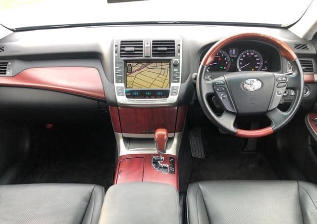 Toyota Crown Majesta 2010