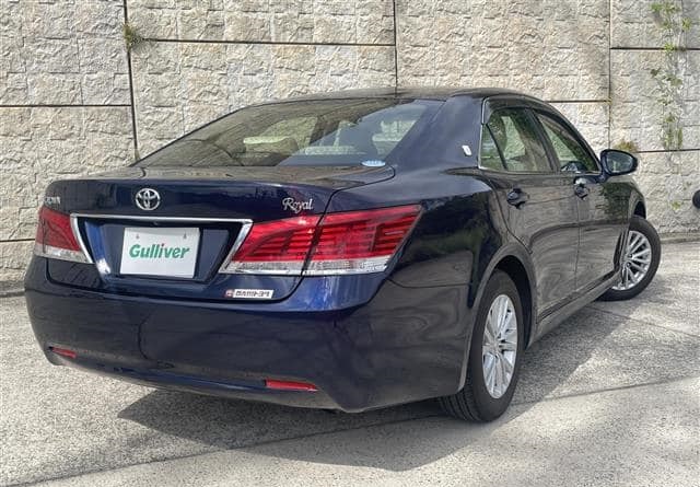 Toyota Crown Royal Series 2017