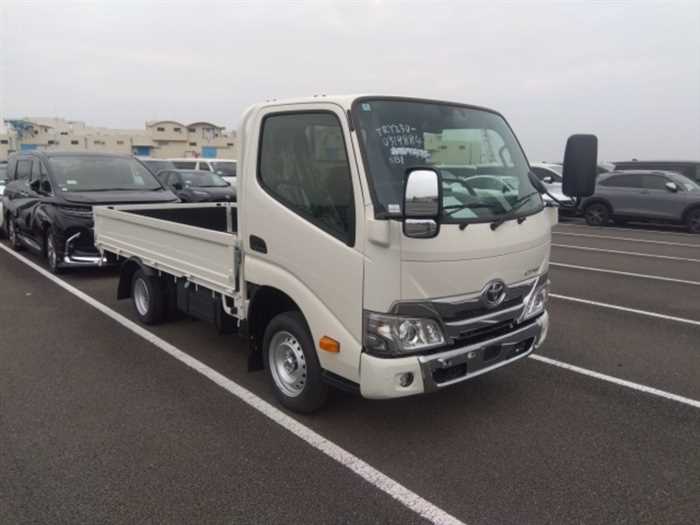 Toyota Dyna 2025