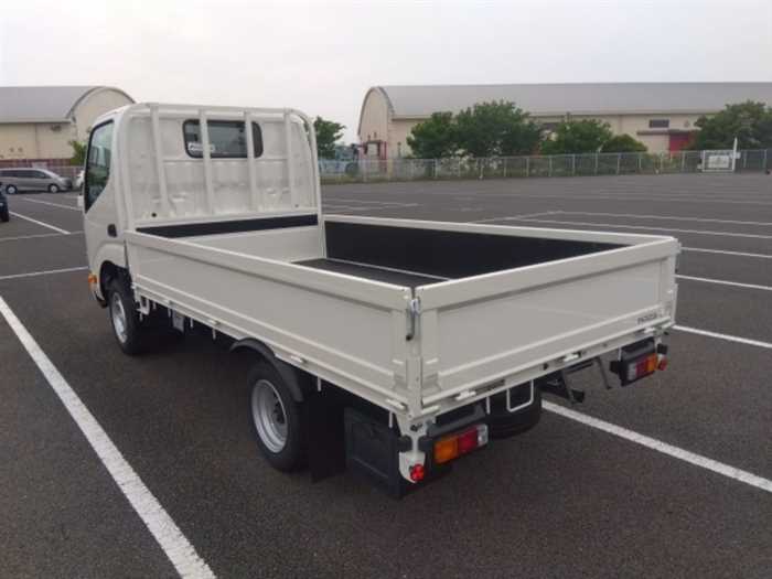 Toyota Dyna 2025