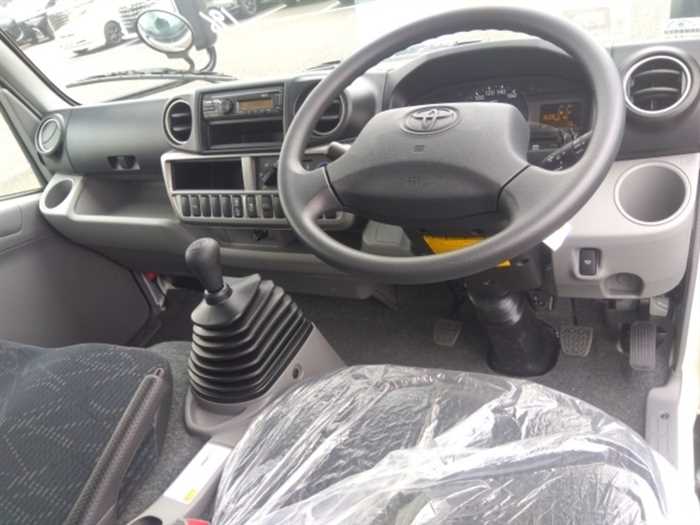 Toyota Dyna 2025